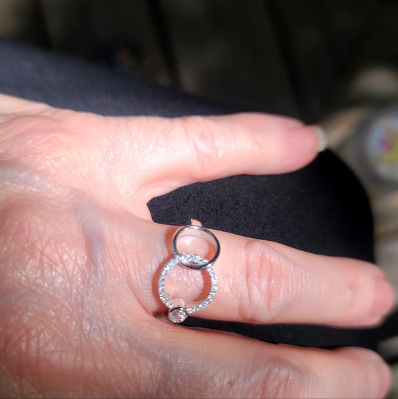 2 entwined circles engagement ring sz 6.5 - Picture 6 of 9